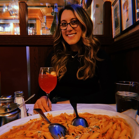 Meet your Posher, lexy - Picture 2 of 3